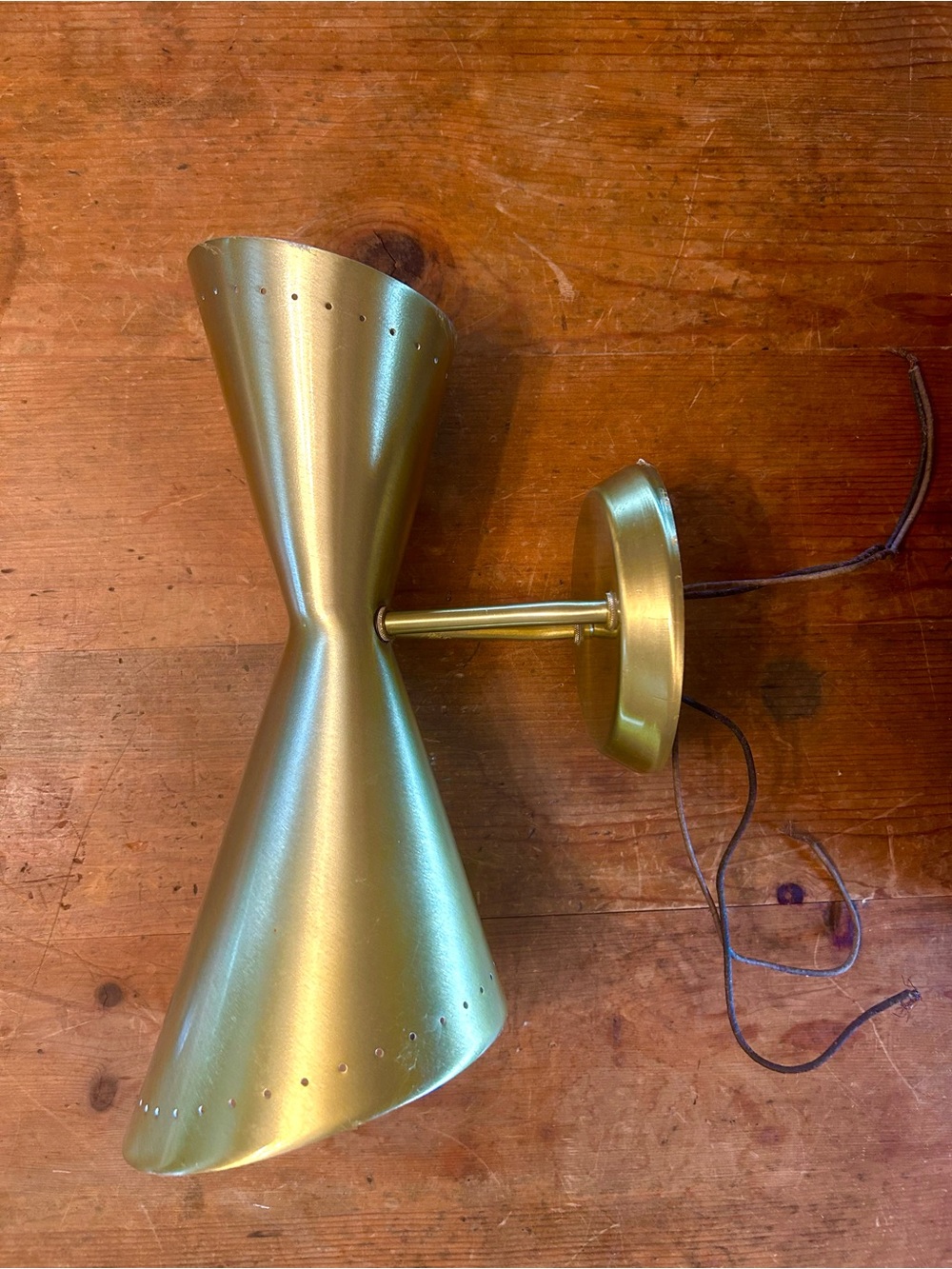 Vintage Silvray Litecraft MCM satin brass-tone sconce. Needs switch.